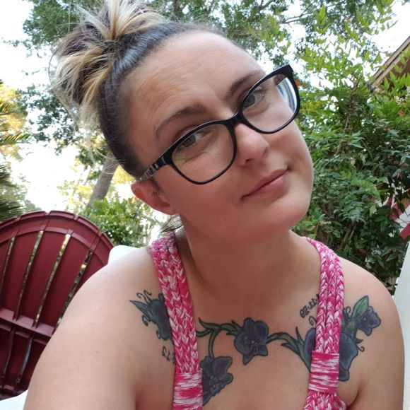 Meet your Posher, Katie - Picture 1 of 1